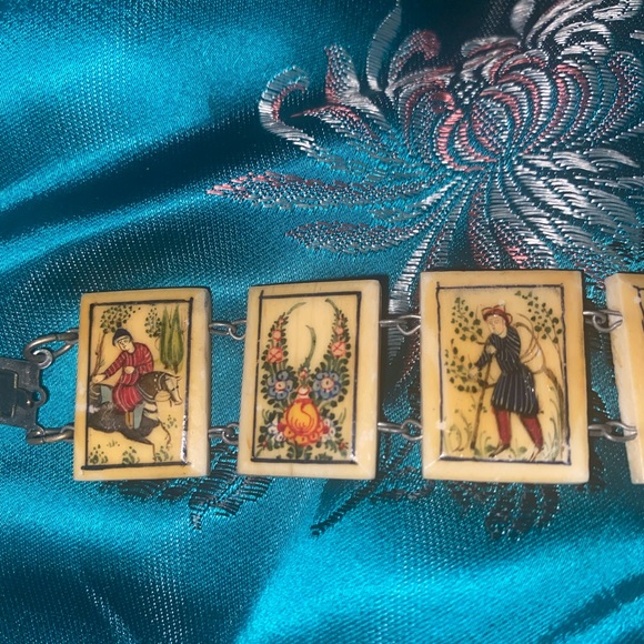 Jewelry - Antique Scrimshaw Bracelet